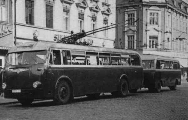 Trolleybus no. 9/II of the GDR type LOWA W 602a