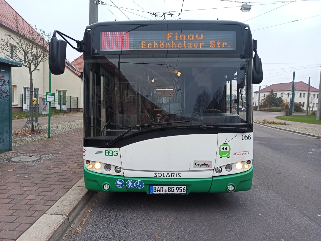 Gelenkobus Nr. 056 vom polnischen Typ Solaris Trollino 18 AC