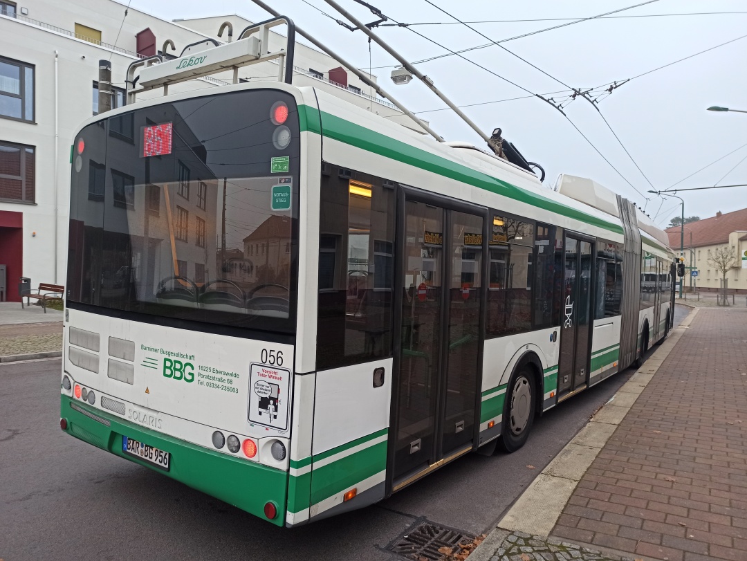 Gelenkobus Nr. 056 vom polnischen Typ Solaris Trollino 18 AC
