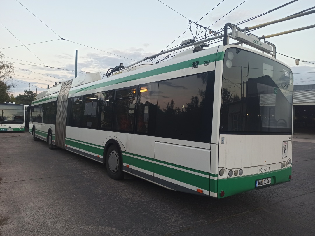 Articulated trolleybus no. 063 of the Polish type Solaris Trollino 18 III Cegelec AC