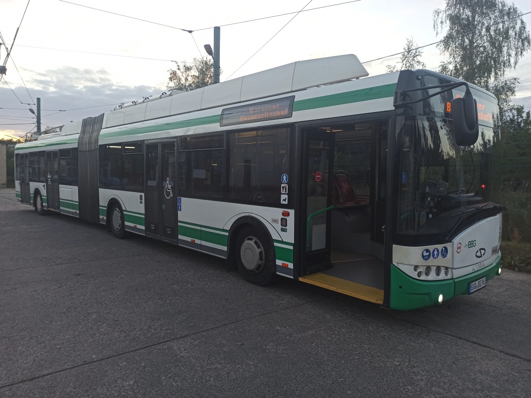 Articulated trolleybus no. 063 of the Polish type Solaris Trollino 18 III Cegelec AC