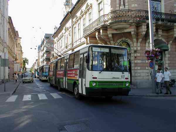Ehemaliger Eberswalder Gelenkobus Nr. 022 (Szeged 507) vom ungarischen Typ Ikarus 280.93 in Szeged/Ungarn
