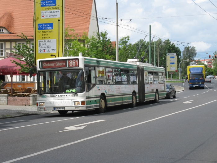 Gelenkobus 011 vom österreichischem Typ ÖAF Gräf & Stift NGE 152 M17 auf der letzten Fahrt durch Eberswalde