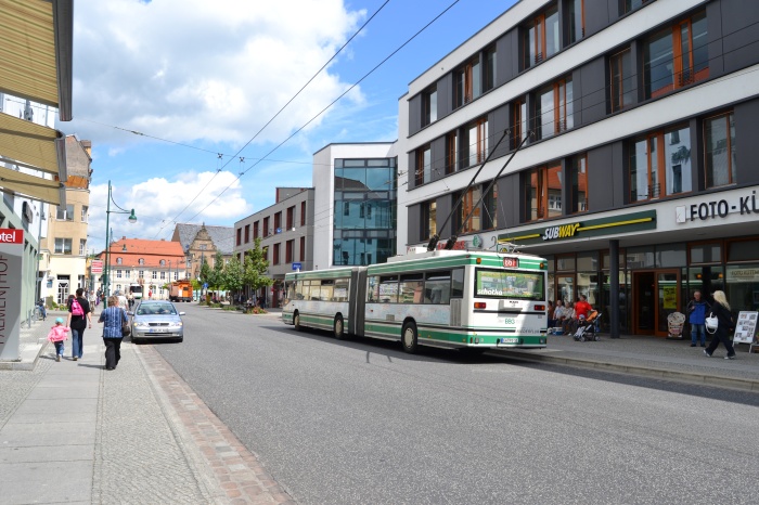 Gelenkobus 011 vom österreichischem Typ ÖAF Gräf & Stift NGE 152 M17 auf der letzten Fahrt durch Eberswalde