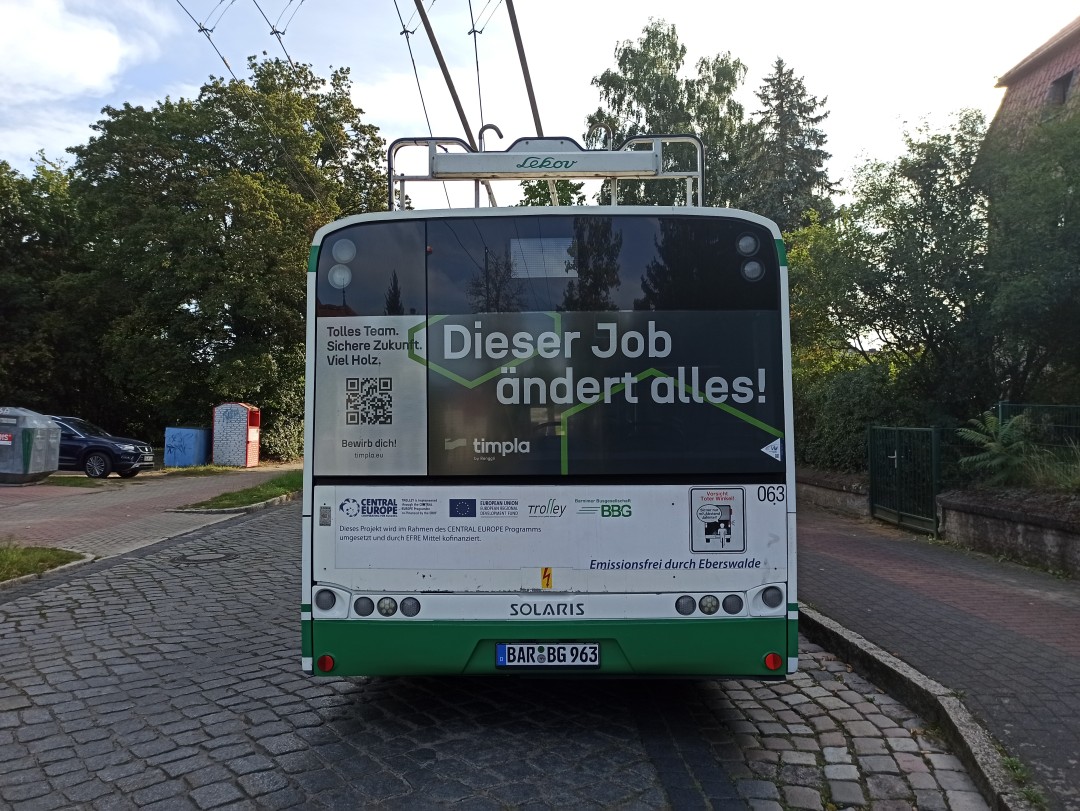Gelenkobus Nr. 063 vom polnischen
Typ Solaris Trollino 18 AC